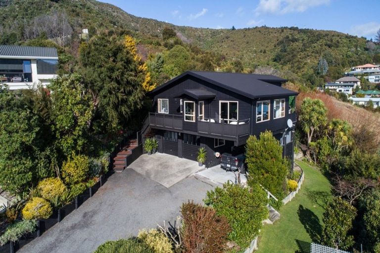 Photo of property in 9 Matai Place, Waikawa, Picton, 7220