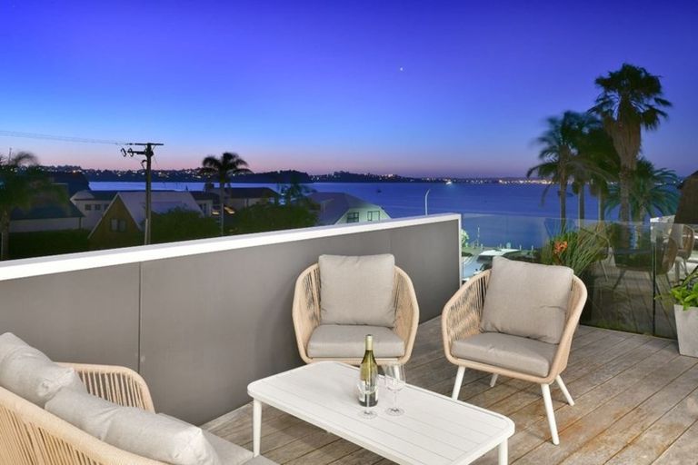 Photo of property in 69 De Luen Avenue, Tindalls Beach, Whangaparaoa, 0930