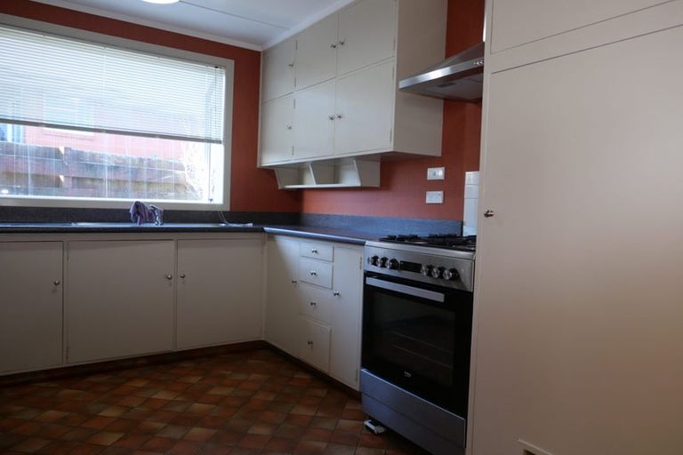 Photo of property in 115 Gloaming Hill, Titahi Bay, Porirua, 5022