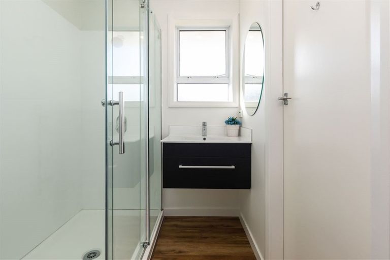 Photo of property in 19 Camelia Place, Islington, Christchurch, 8042