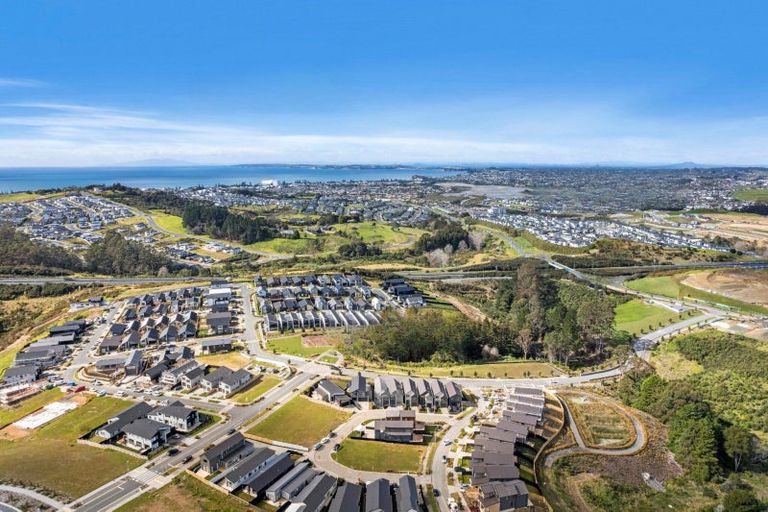 Photo of property in 47 Kikorangi Drive, Wainui, 0992
