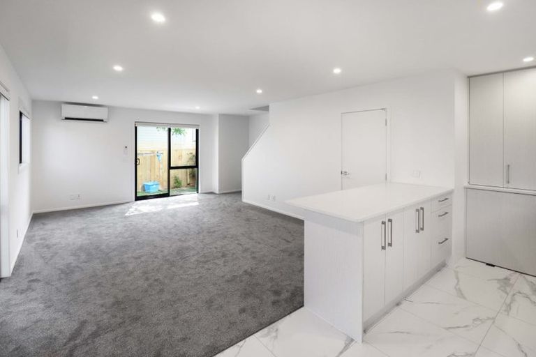 Photo of property in 1/4 Collingwood Street, Waterloo, Lower Hutt, 5011