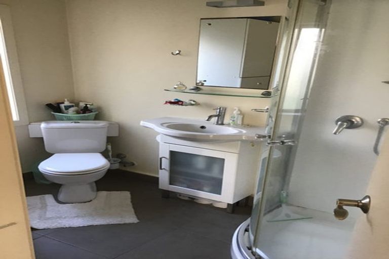 Photo of property in 45 Masterton Road, Rothesay Bay, Auckland, 0630