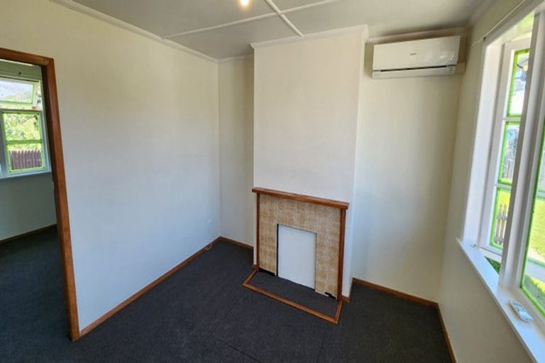Photo of property in 1/12a Walsh Road, Westown, New Plymouth, 4310