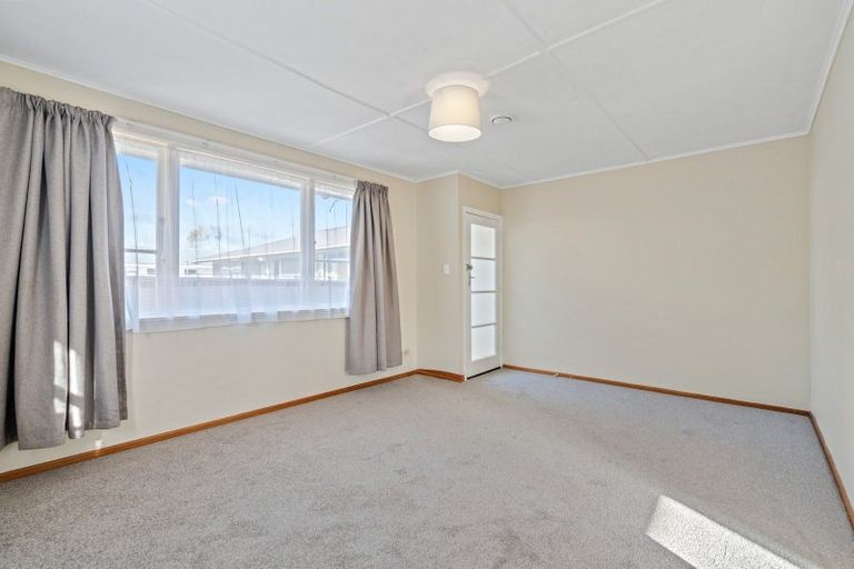 Photo of property in 8 Oregon Drive, Maoribank, Upper Hutt, 5018