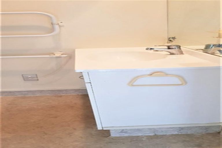 Photo of property in 42 Park Avenue, Papatoetoe, Auckland, 2025