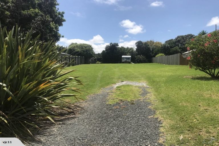 Photo of property in 9 Kelly Street, Baylys Beach, 0377