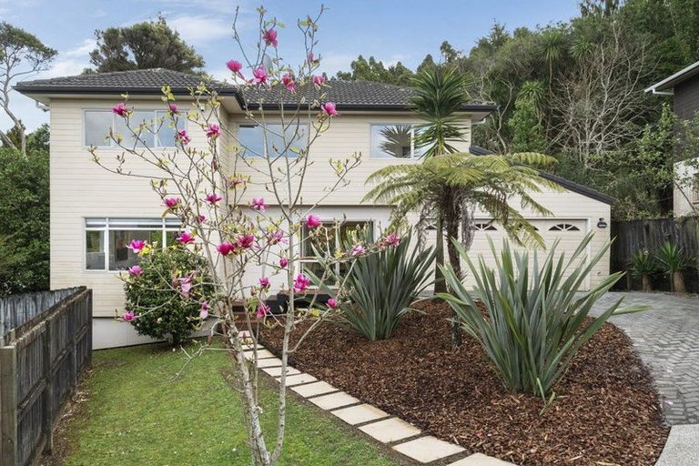 Photo of property in 1/122 Manuka Road, Bayview, Auckland, 0629