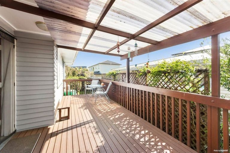 Photo of property in 15 Astley Avenue, New Lynn, Auckland, 0600