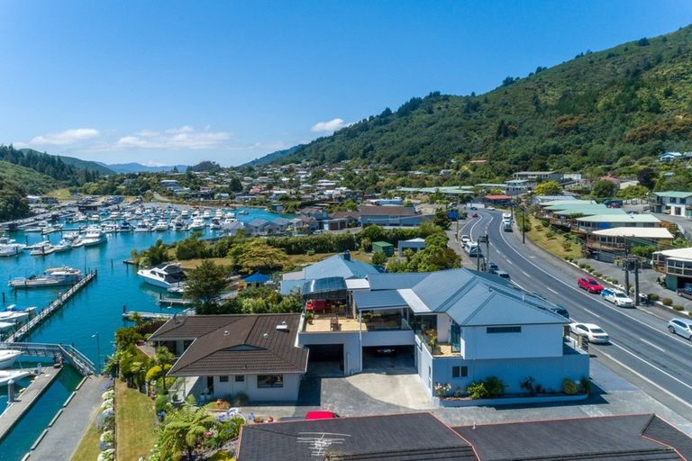 Photo of property in 41a Waikawa Road, Picton, 7220