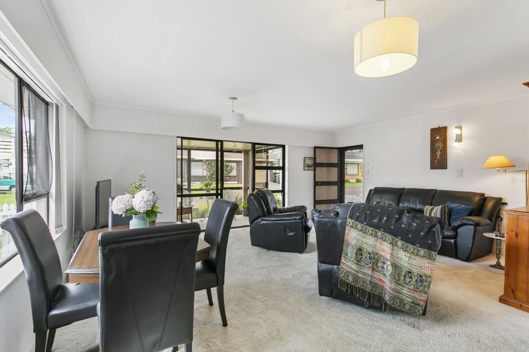 Photo of property in 2/108a Pakuranga Road, Pakuranga, Auckland, 2010