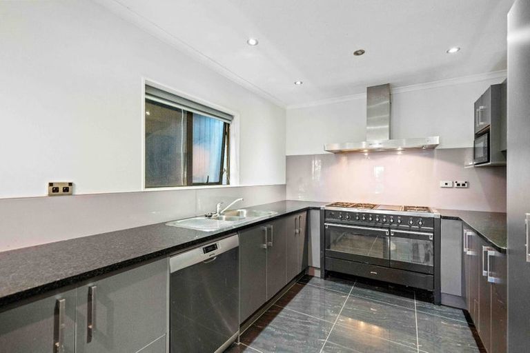 Photo of property in 46 Commissariat Road, Mount Wellington, Auckland, 1060