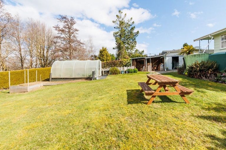 Photo of property in 8 Hau Whiti Place, Kimbolton, 4774