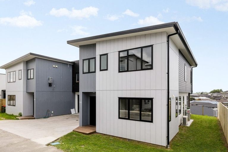 Photo of property in 2/42 Rose Berry Crescent, Flagstaff, Hamilton, 3210