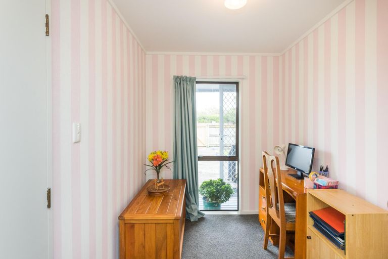 Photo of property in 34 Roberts Line, Kelvin Grove, Palmerston North, 4414