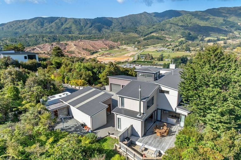 Photo of property in 67 Mount Marua Way, Timberlea, Upper Hutt, 5018