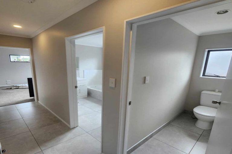 Photo of property in 86a Barrys Road, Glendene, Auckland, 0602