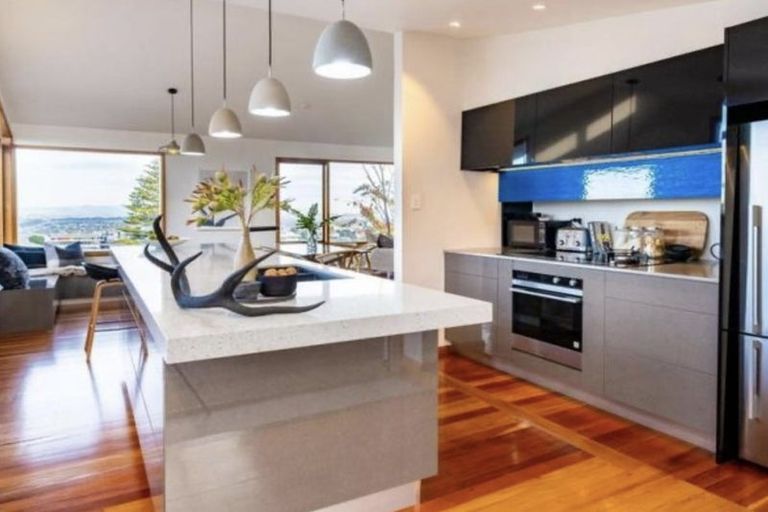 Photo of property in 2a Cobden Road, Bluff Hill, Napier, 4110