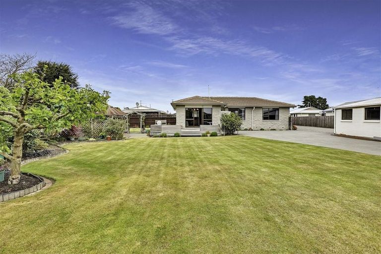 Photo of property in 10a Tamarisk Place, Parklands, Christchurch, 8083