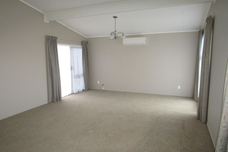 Photo of property in 20 Tawhara Place, Edgecumbe, 3120