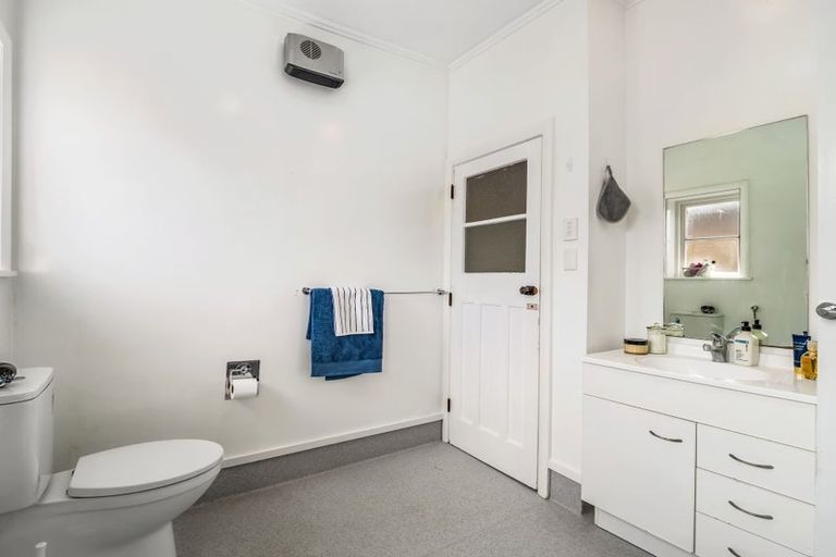 Photo of property in 31 Jackson Street, College Estate, Whanganui, 4500