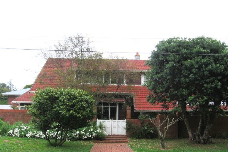 Photo of property in 1 Woodmancote Road, Khandallah, Wellington, 6035