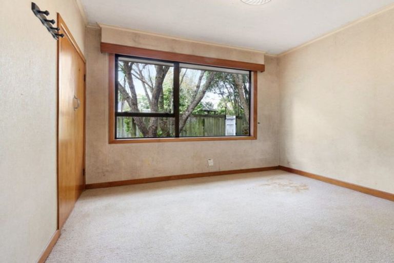 Photo of property in 19 Humphrey Kemp Avenue, Henderson, Auckland, 0612