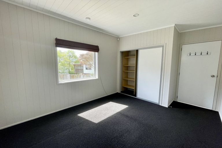 Photo of property in 14 Panzic Place, Glen Eden, Auckland, 0602