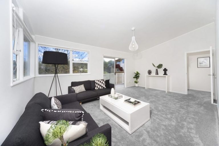 Photo of property in 9 Datura Place, Sunnynook, Auckland, 0620