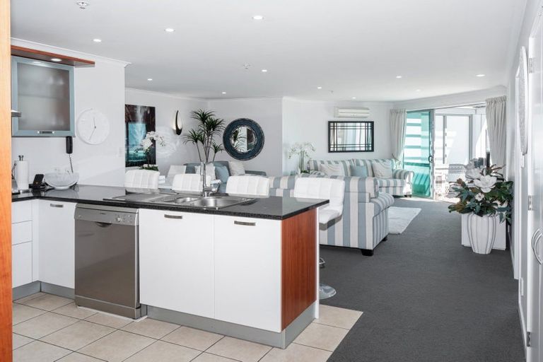 Photo of property in 311/136 Marine Parade, Mount Maunganui, 3116