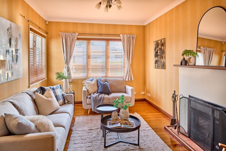 Photo of property in 10 Avon Street, Waterloo, Lower Hutt, 5011