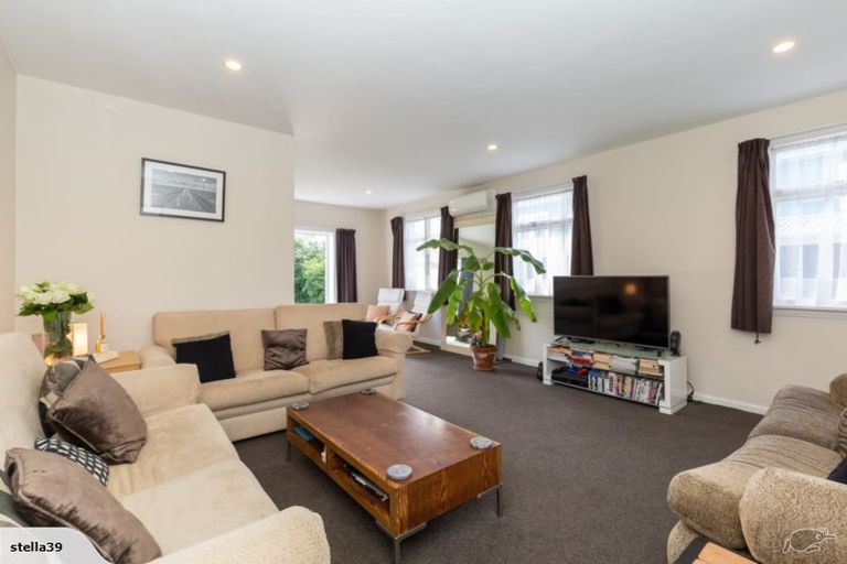 Photo of property in 154 Marine Parade, New Brighton, Christchurch, 8083