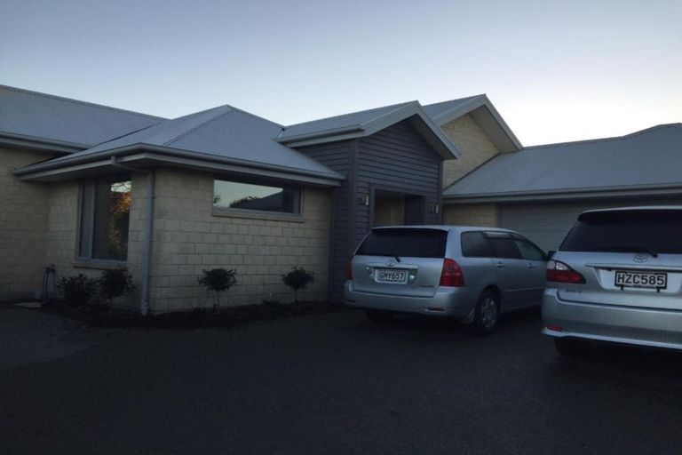 Photo of property in 26 Foresters Crescent, Parklands, Christchurch, 8083