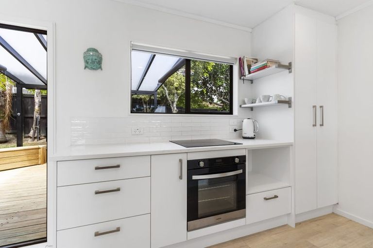 Photo of property in 1 Rakino Avenue, Manly, Whangaparaoa, 0930