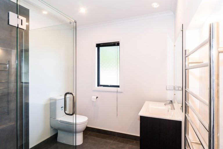Photo of property in 1 Tower Place, Fitzherbert, Palmerston North, 4410