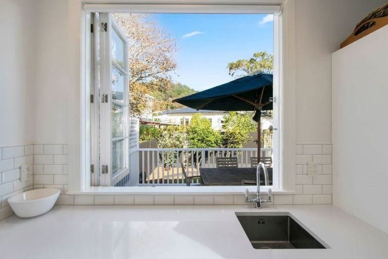 Photo of property in 6 Kowhai Street, Eastbourne, Lower Hutt, 5013