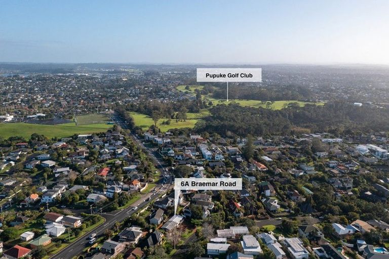 Photo of property in 1/193 East Coast Road, Castor Bay, Auckland, 0620