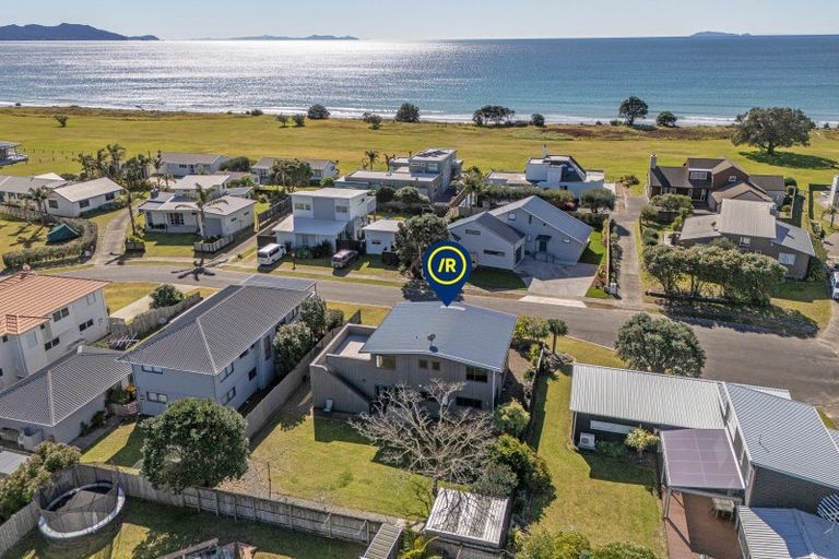 Photo of property in 106 Corokia Place, Matarangi, Whitianga, 3592