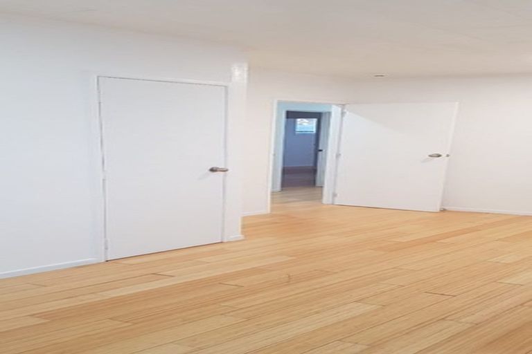 Photo of property in 19 Swallow Drive, Manurewa, Auckland, 2102