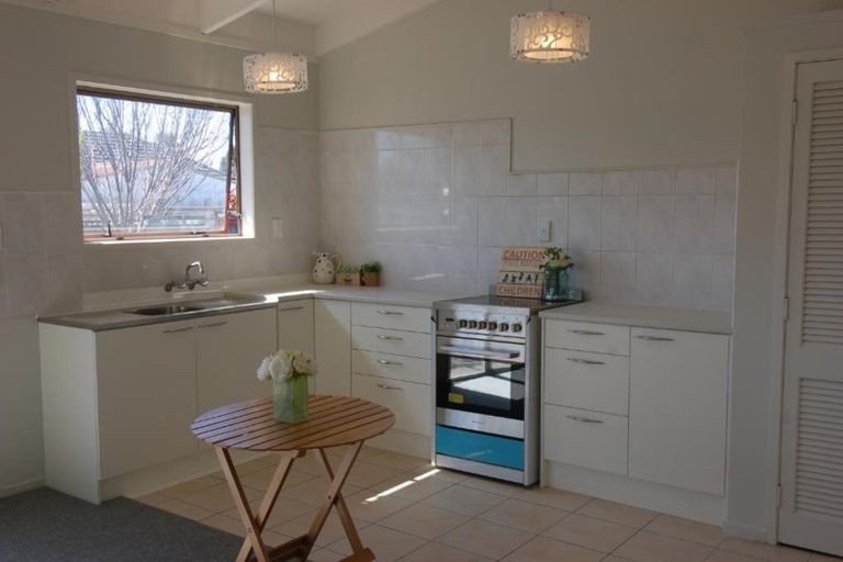 Photo of property in 8/35 Swanson Road, Henderson, Auckland, 0610