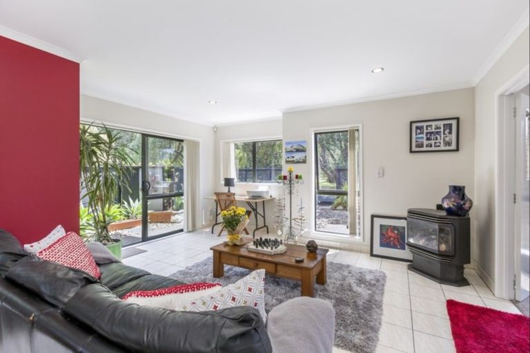 Photo of property in 15a West Hoe Road, Orewa, 0931