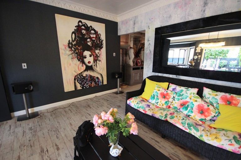 Photo of property in 15 Ake Ake Avenue, Hokowhitu, Palmerston North, 4410