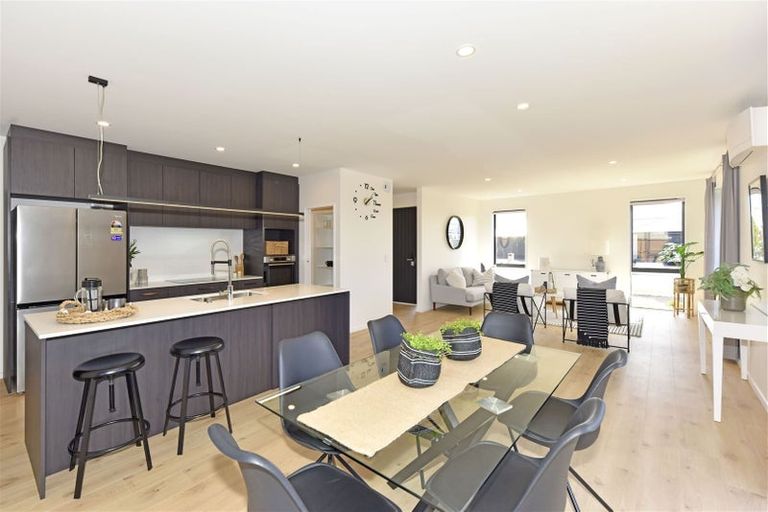 Photo of property in 11 Helen Place, Halswell, Christchurch, 8025