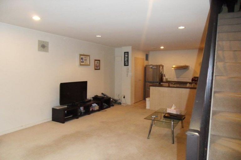 Photo of property in Mendosa Terraces Apartments, 14/9 Ebor Street, Te Aro, Wellington, 6011