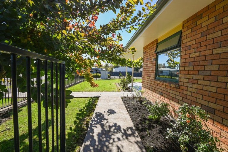 Photo of property in 1 Belgrove Drive, Waipukurau, 4200