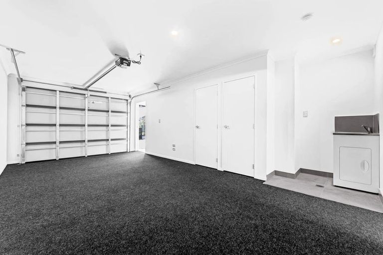 Photo of property in 10c White Road, Manurewa, Auckland, 2102