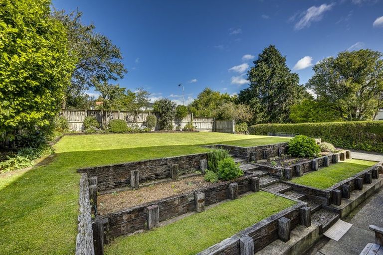 Photo of property in 8 Lambton Road, Hospital Hill, Napier, 4110