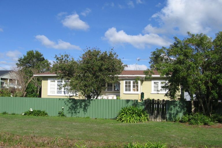 Photo of property in 4 Hawke Crescent, Beachlands, Auckland, 2018