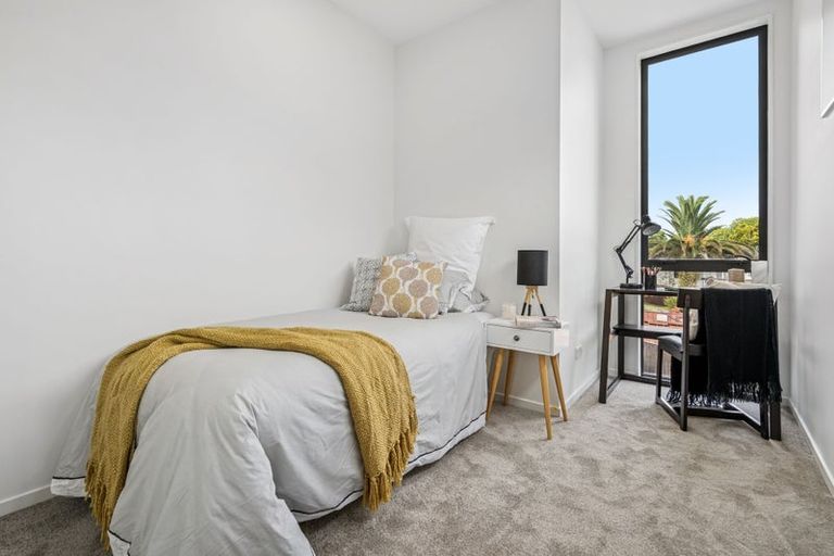 Photo of property in 4/14 Freyberg Place, Howick, Auckland, 2014