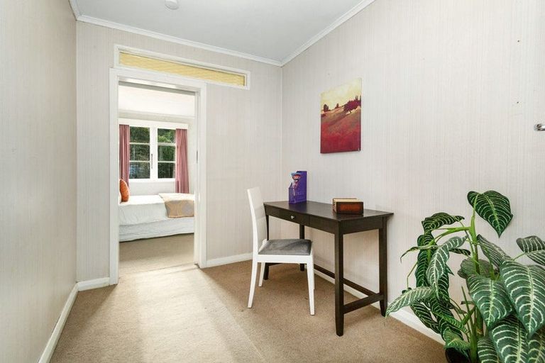 Photo of property in 83 Oxford Street, Tawa, Wellington, 5028